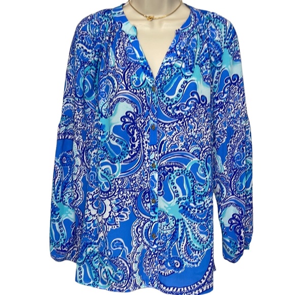 MOVING SALE: Lilly Pulitzer Anela Blouse in Coastal Blue Legga Sea - Picture 3 of 7